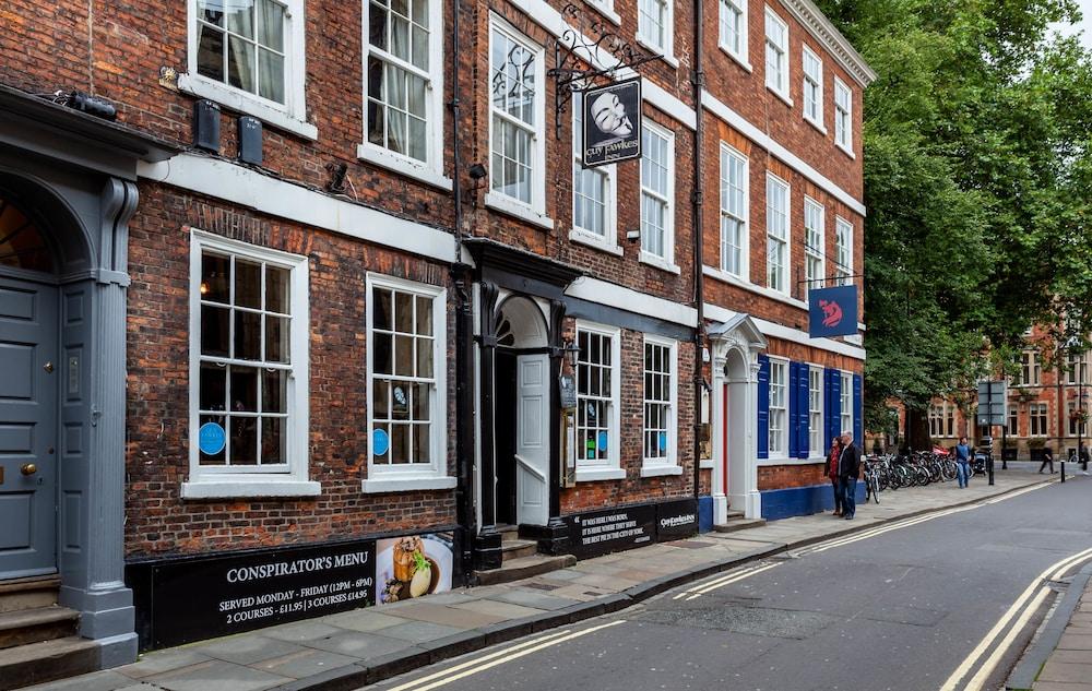 Guy Fawkes Inn York Exterior foto